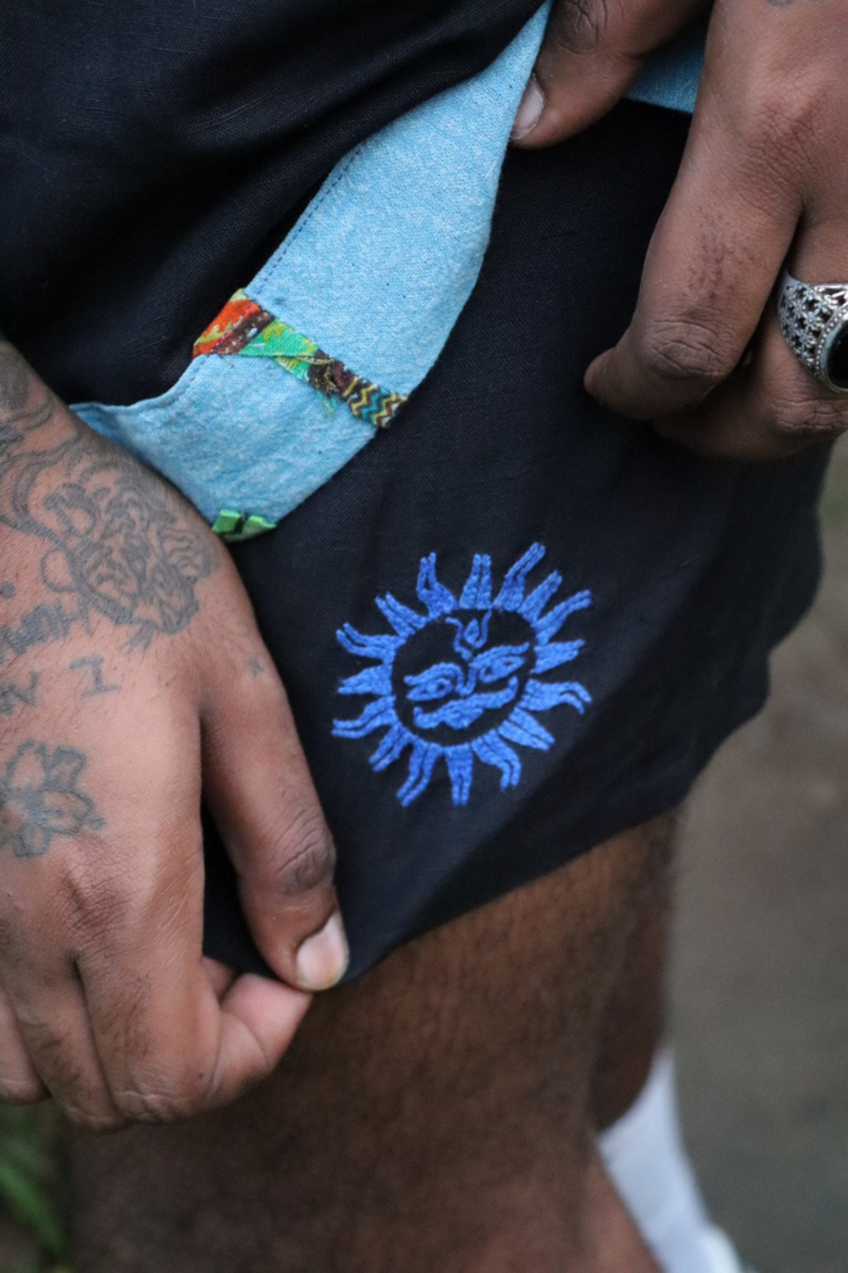 Napa Shorts – Aari Embroidery in 'Midnight Black Linen'