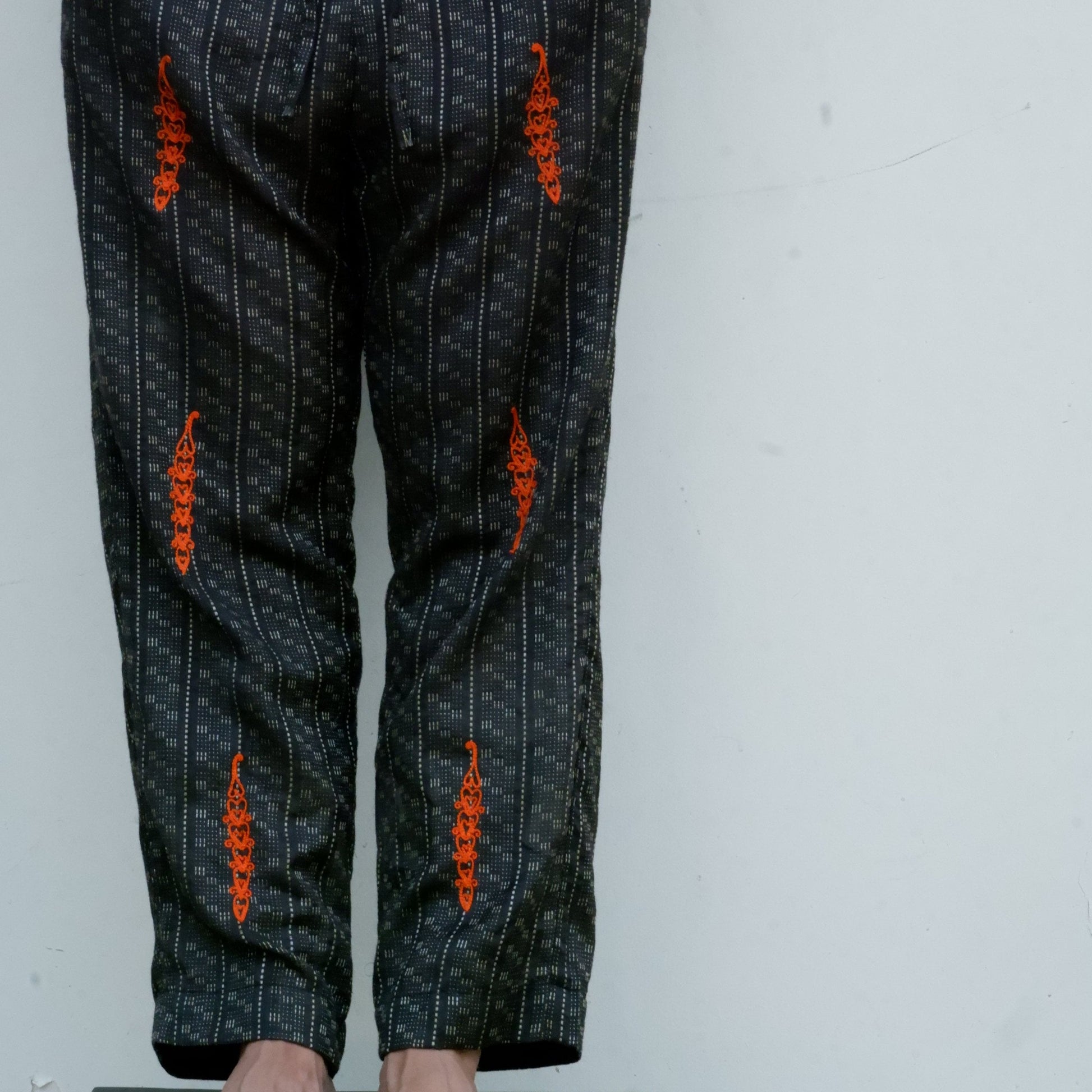 Ladyfinger Pants – Handloom linen with 90s motifs, embroidery & elastic waist.