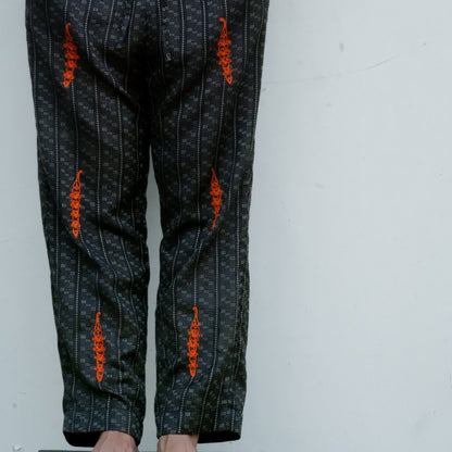 Ladyfinger Pants – Handloom linen with 90s motifs, embroidery & elastic waist.
