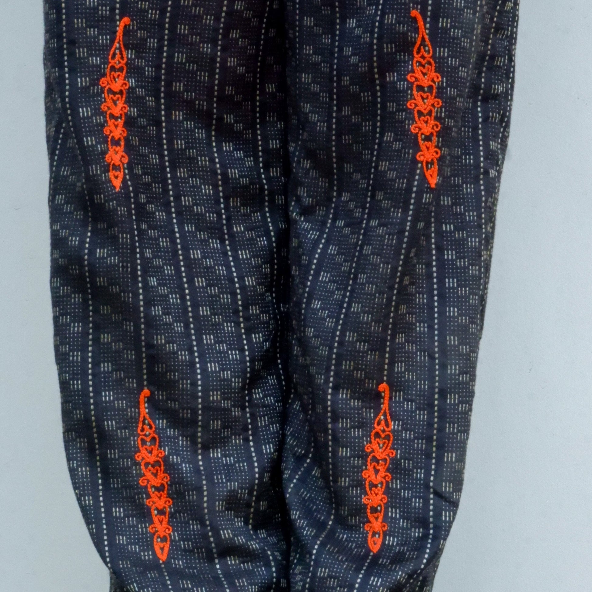 Ladyfinger Pants – Handloom linen with 90s motifs, embroidery & elastic waist.