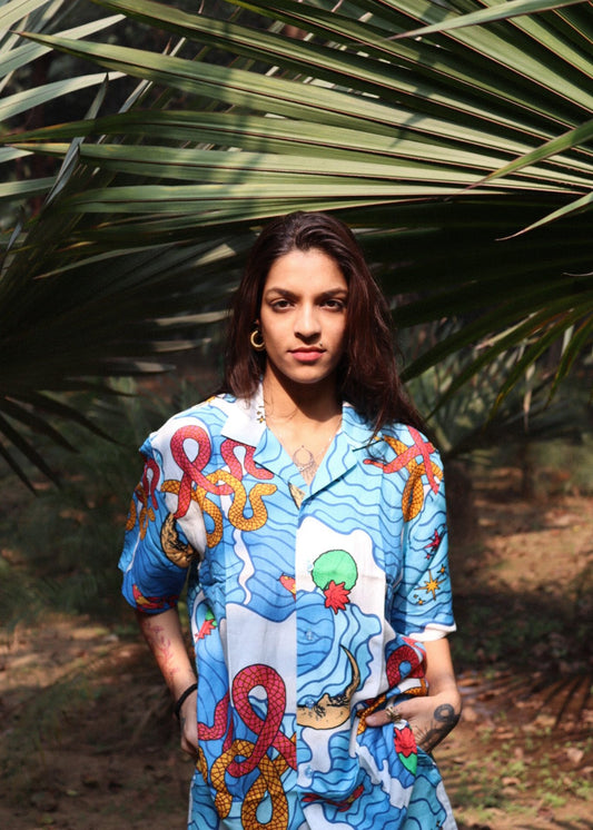 Kundalini Shirt – Boxy Bemberg™ linen, spirituality-inspired print.
